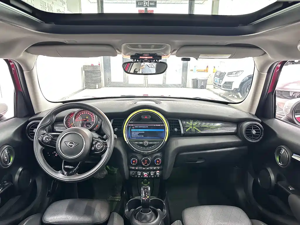 MINI MINI 2020