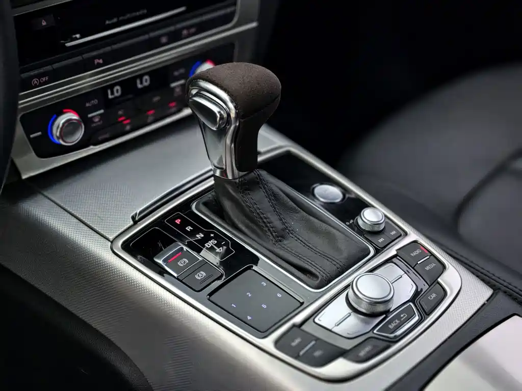 Audi A6L 2013 — фото 22