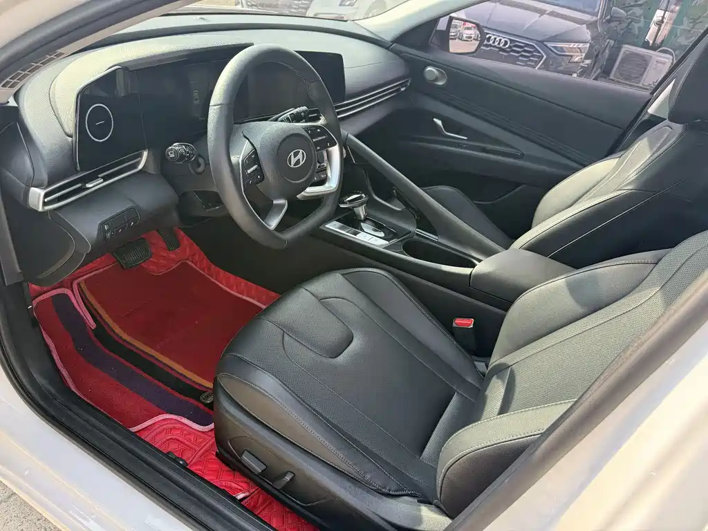 Hyundai Elantra 2023 — фото 4