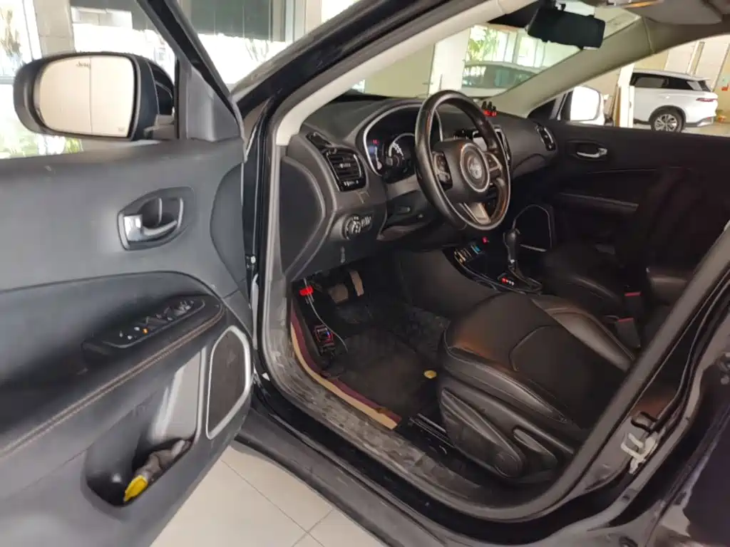 Jeep Compass 2021 — фото 16