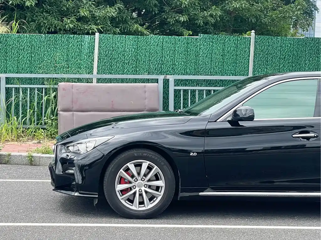 Infiniti Q50L 2015