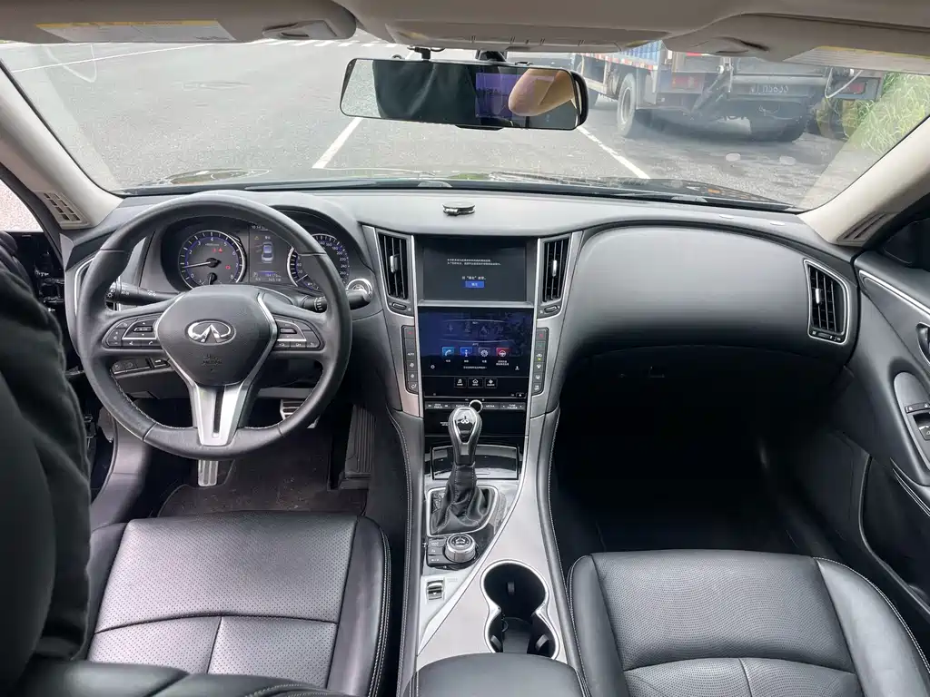 Infiniti Q50L 2015 — фото 18