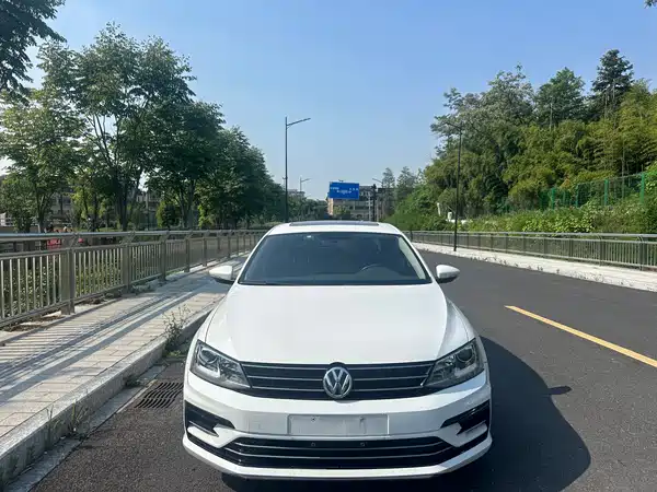 Volkswagen Sagitar 2018