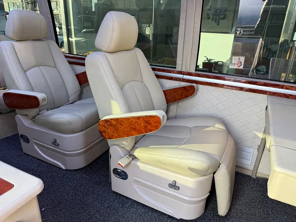 Toyota Coaster 2012 — фото 15