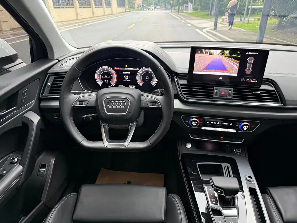 Audi Q5L 2023 — фото 12