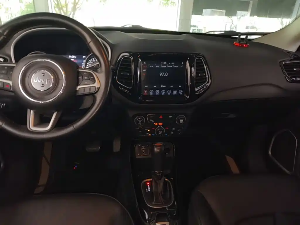 Jeep Compass 2021 — фото 13