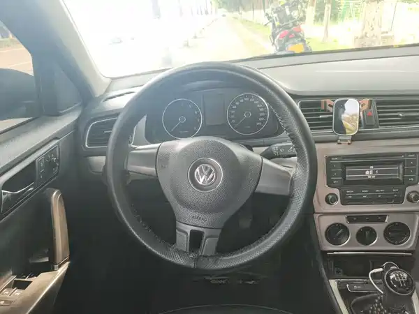 Volkswagen Lavida 2015