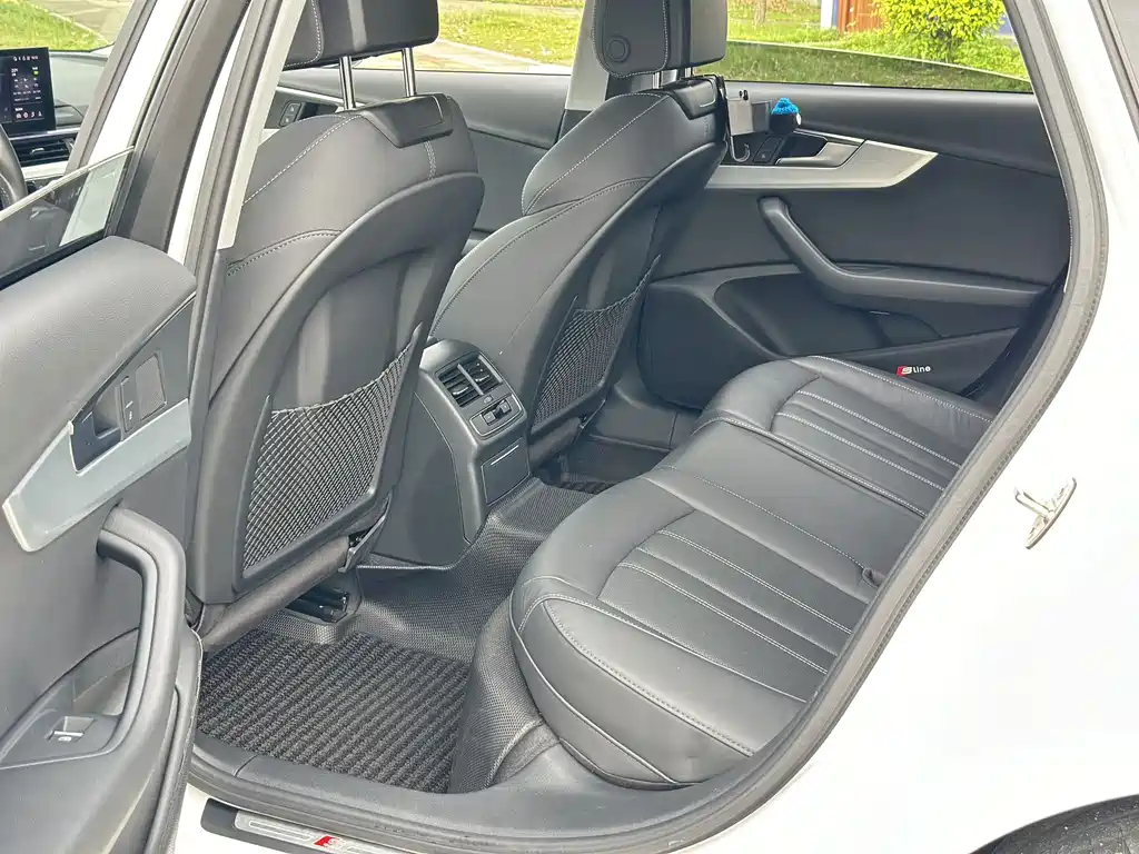 Audi A4L 2021