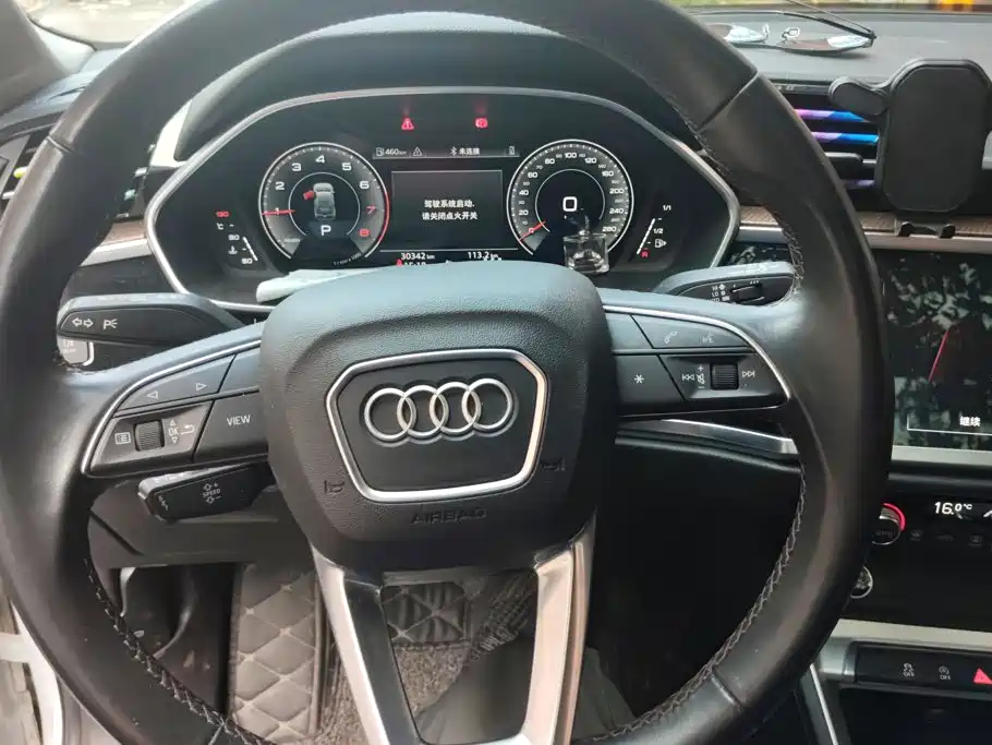 Audi Q3 2023 — фото 15