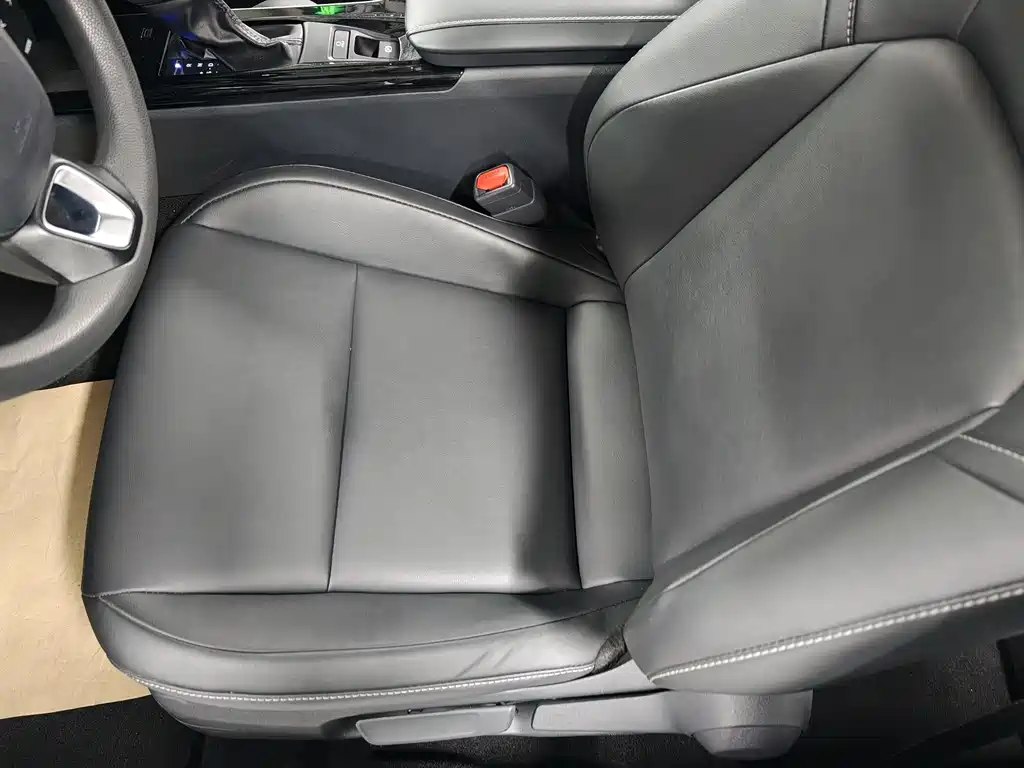 Toyota Camry 2024 — фото 12
