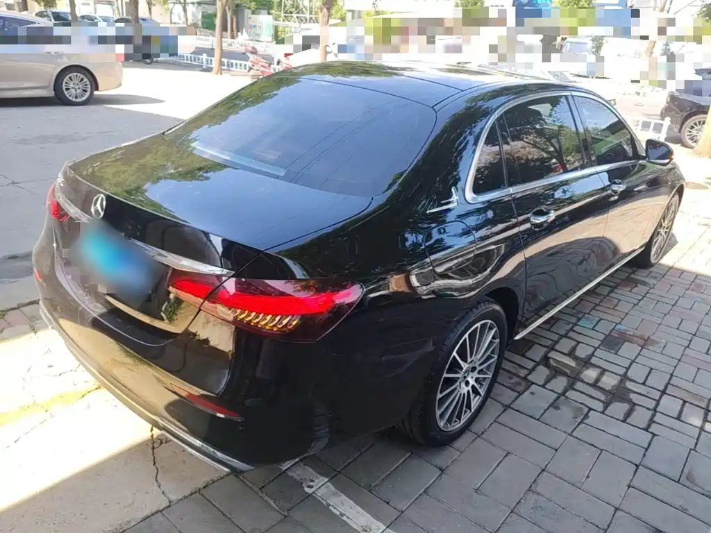 Mercedes-Benz E-Class 2023