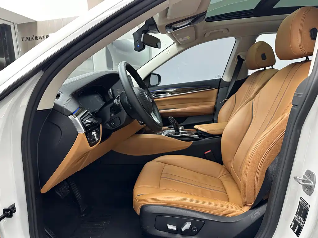 BMW 6 Series GT 2022 — фото 10