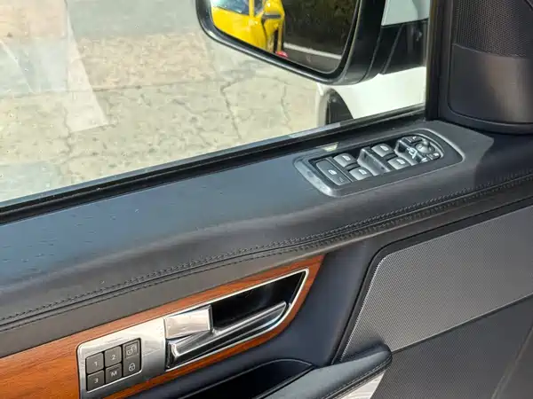 Land Rover Range Rover Sport 2011