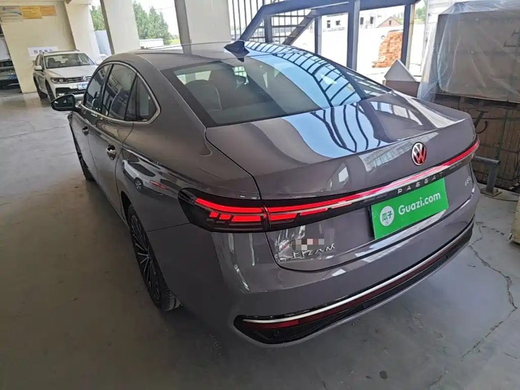 Volkswagen Passat 2025