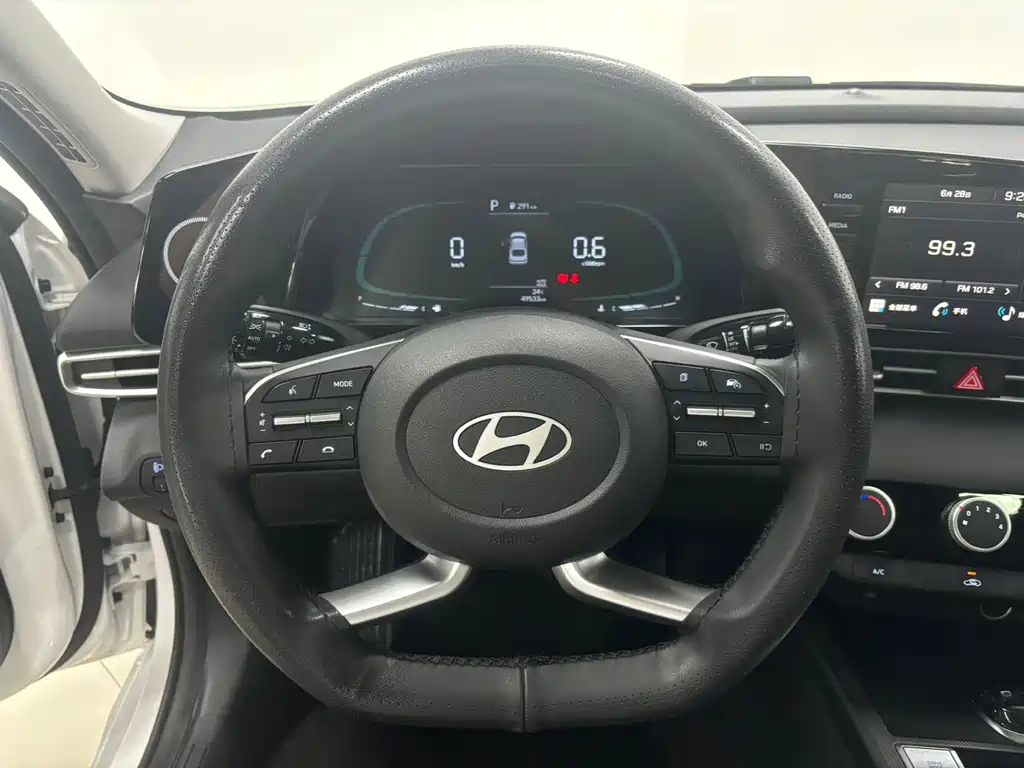 Hyundai Elantra 2023 — фото 14