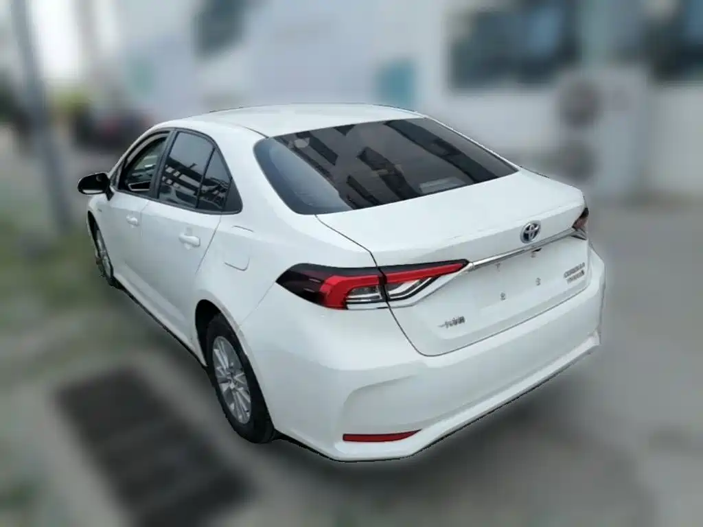 Toyota Corolla 2021 — фото 9