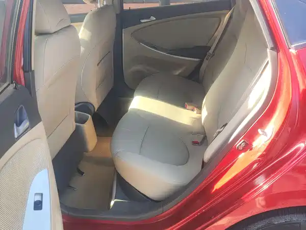Hyundai Accent 2010