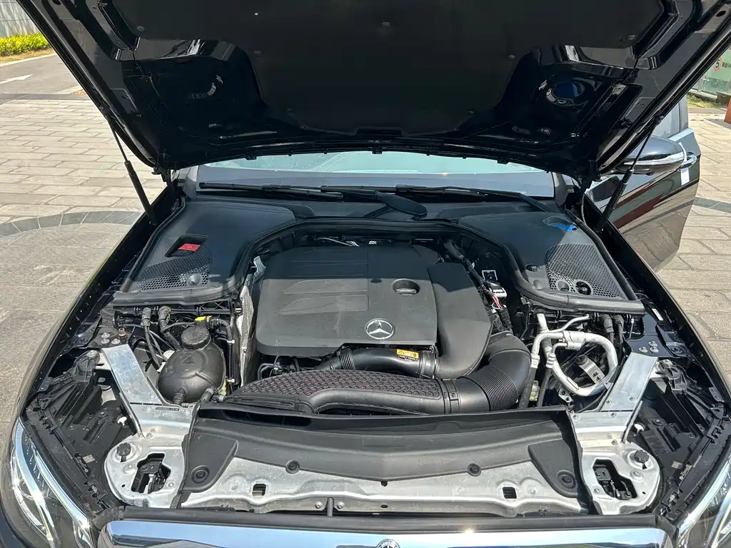 Mercedes-Benz E-Class 2020 — фото 17