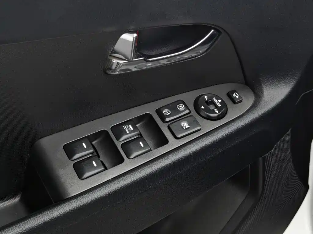 Kia Sportage 2012 — фото 9