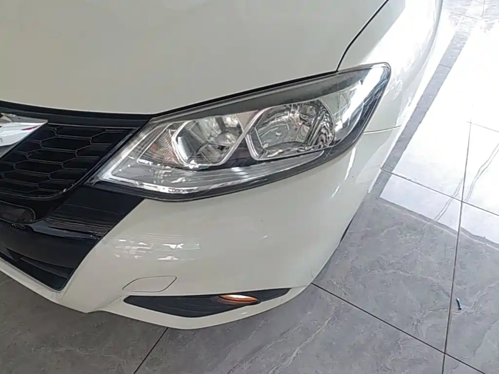 Nissan Tiida 2016 — фото 24