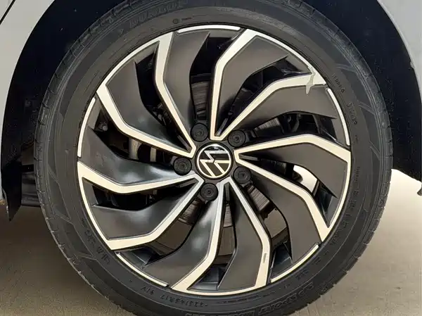 Volkswagen Golf 2021