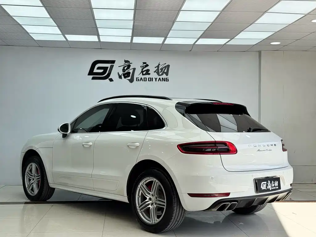 Porsche Macan 2016 — фото 35