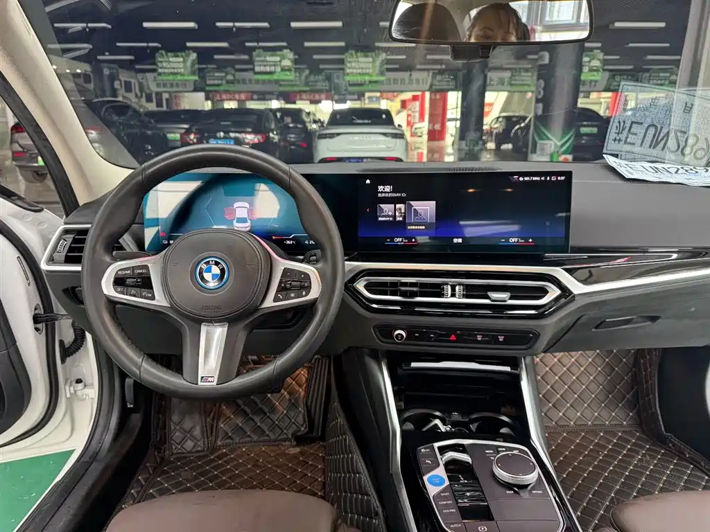 BMW i3 2023 — фото 10