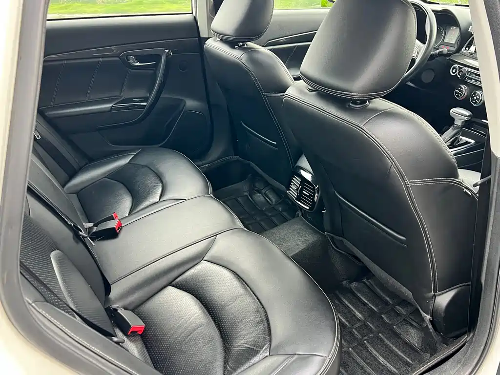 GAC Motor Trumpchi GA6 2016 — фото 11