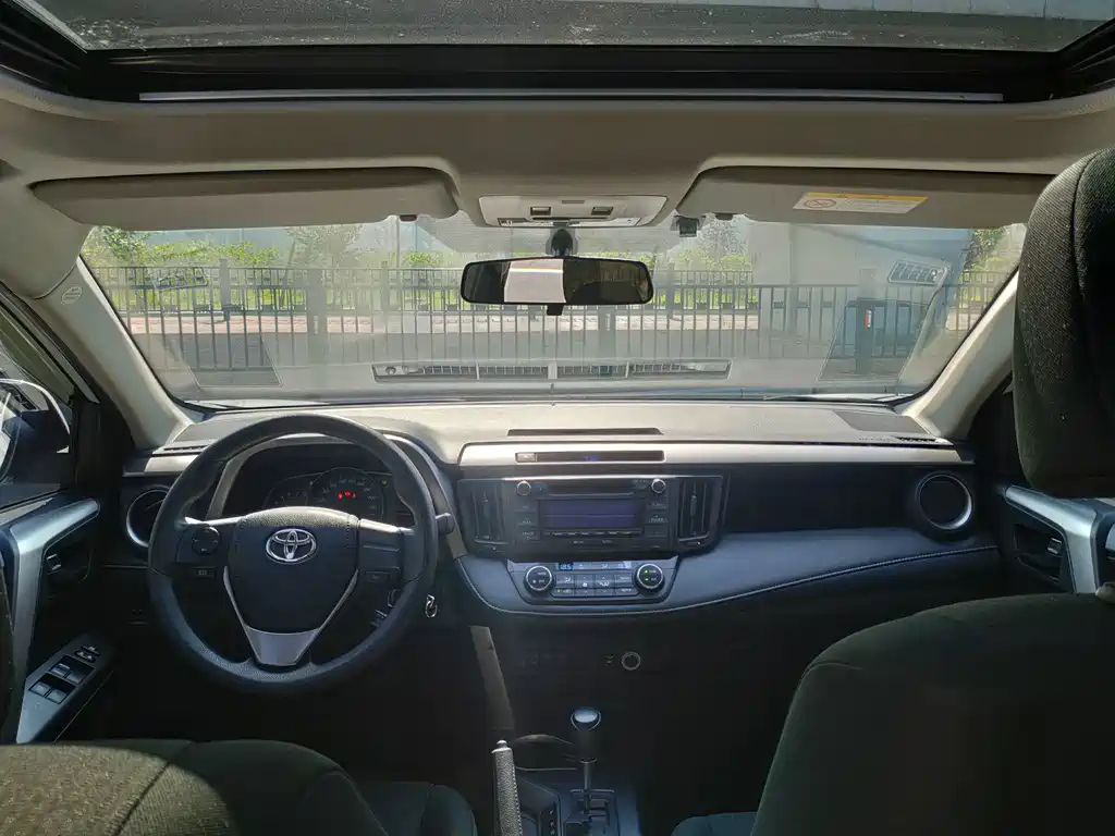 Toyota RAV4 2019 — фото 13