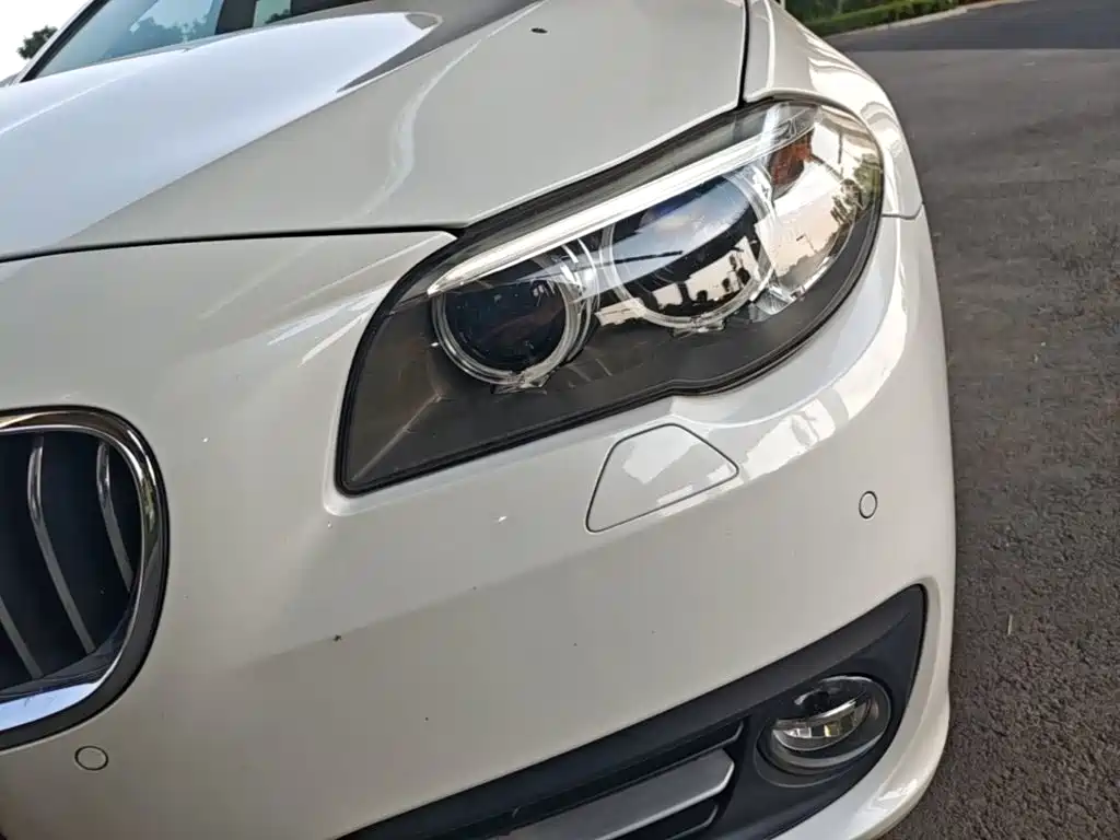 BMW 5 Series 2015 — фото 24
