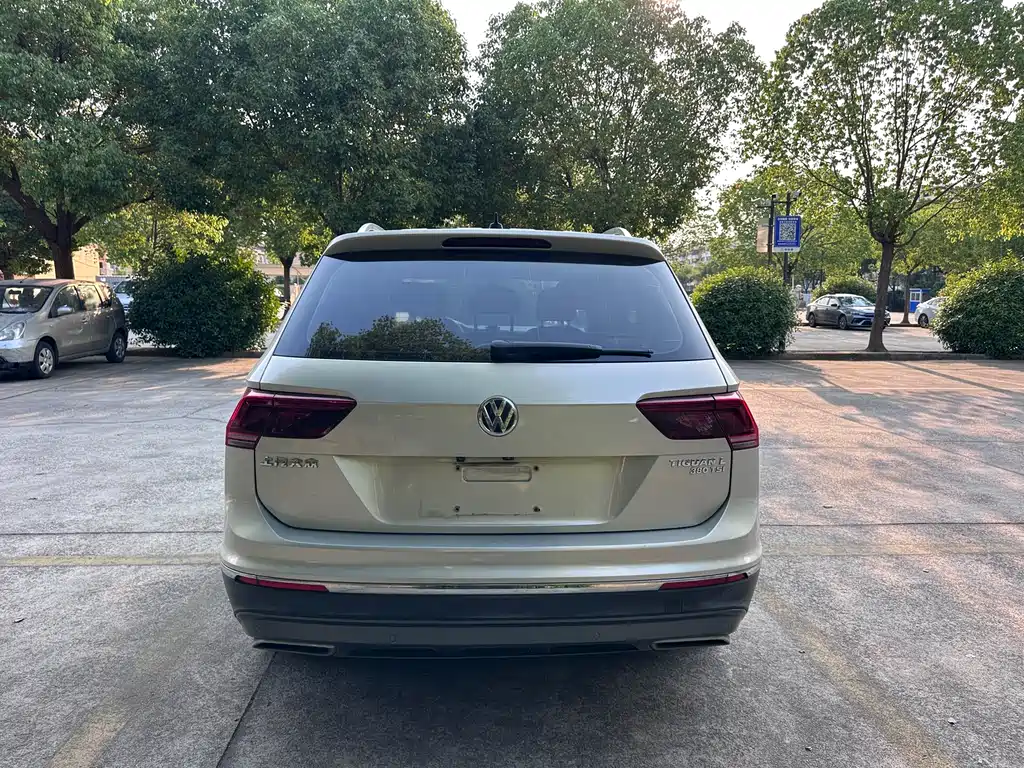 Volkswagen Tiguan L 2018 — фото 12