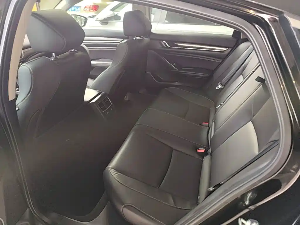 Honda Accord 2022 — фото 17
