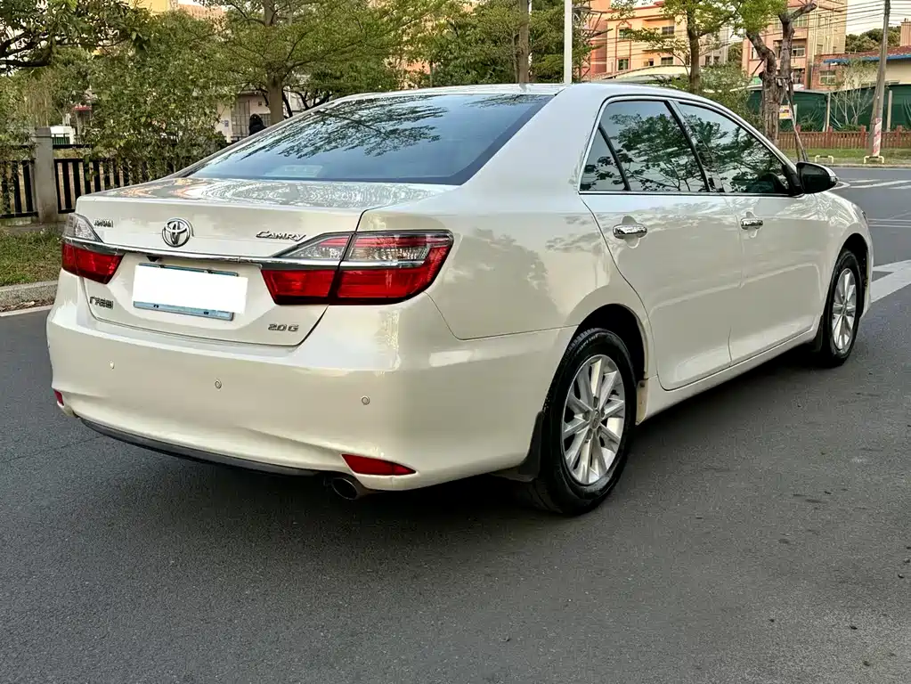 Toyota Camry 2015 — фото 7