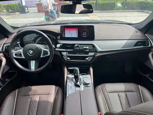 BMW 5 Series 2021
