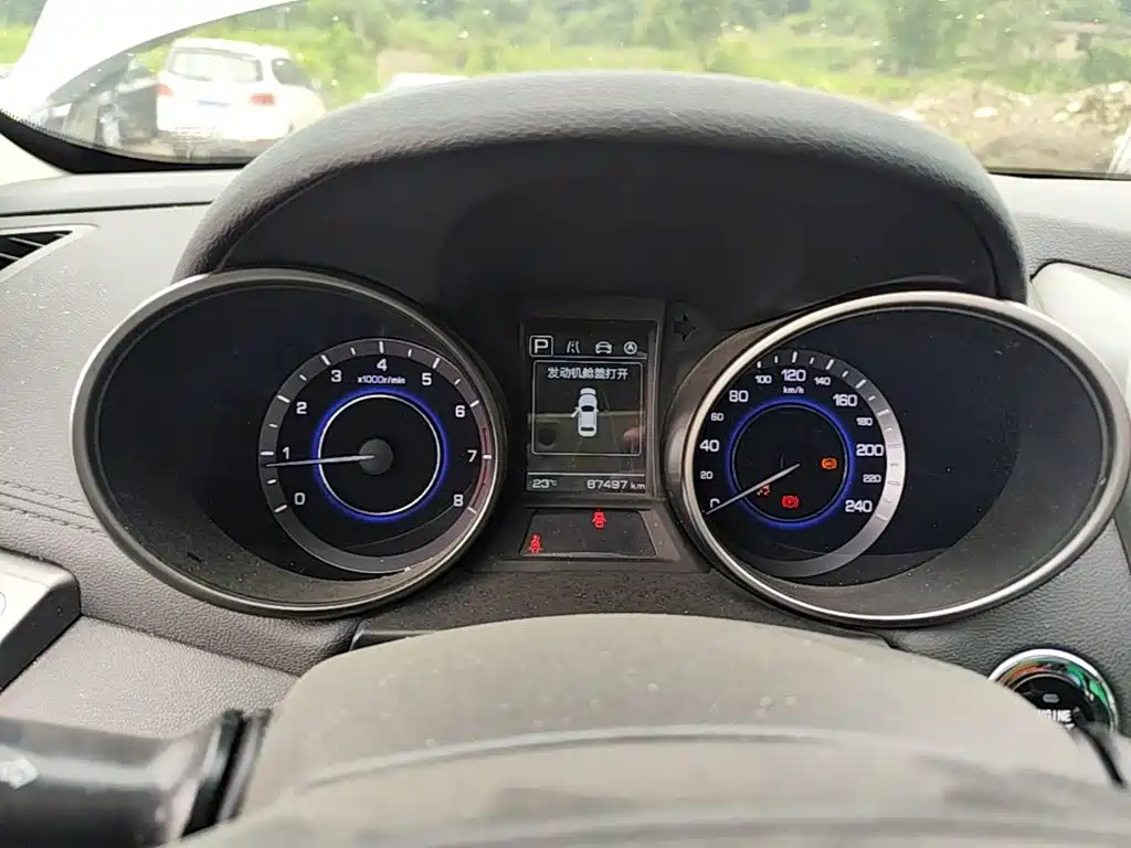Changan Eado 2017 — фото 12