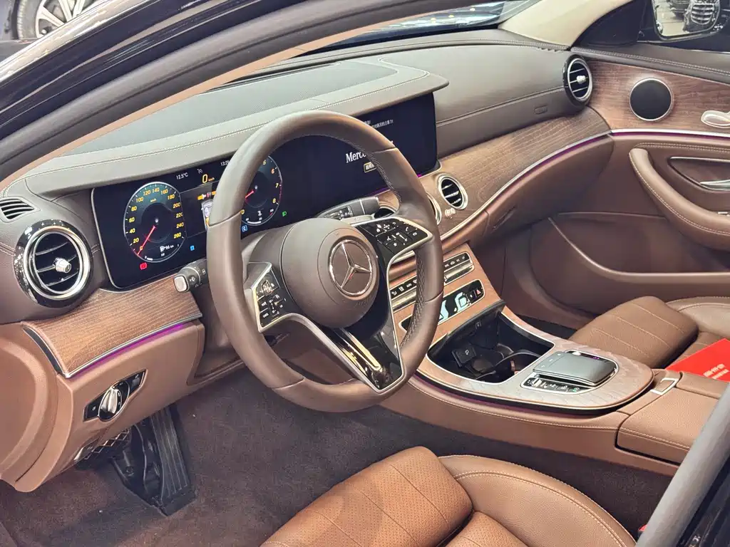 Mercedes-Benz E-Class 2023 — фото 7
