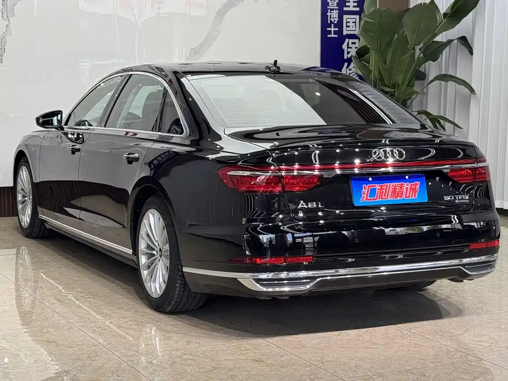 Audi A8 2021 — фото 4
