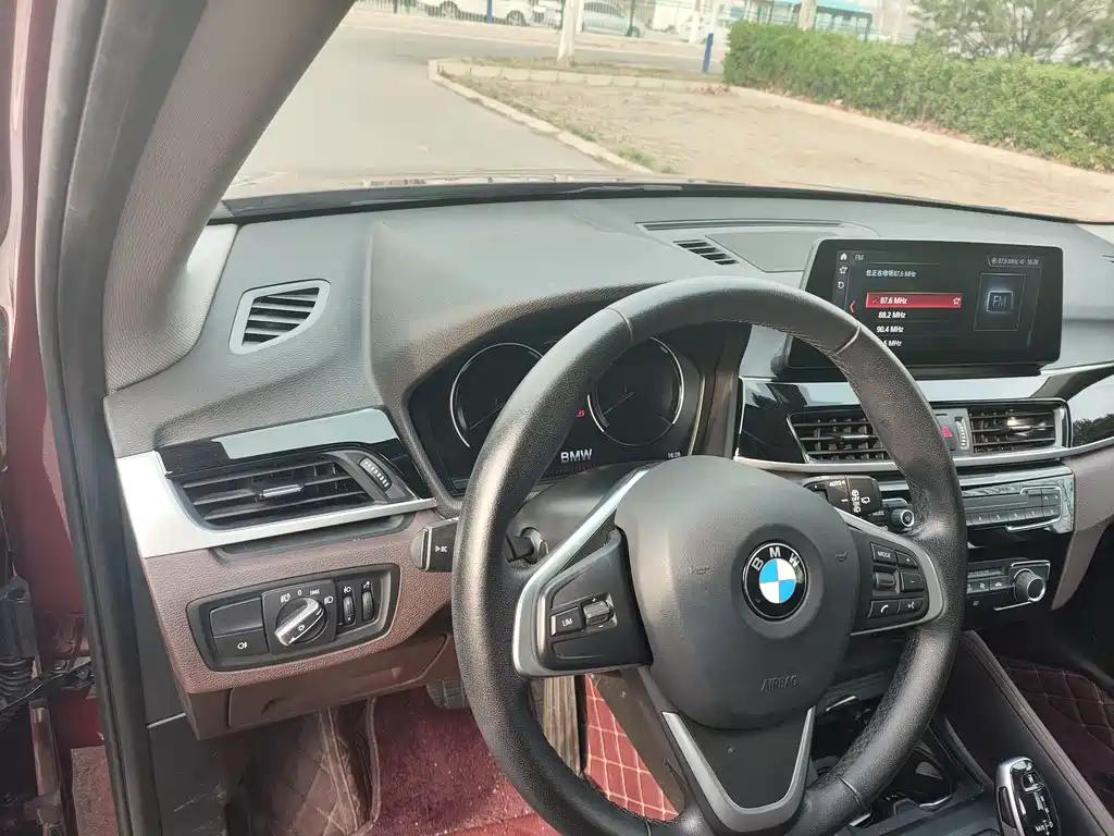 BMW X1 2022 — фото 18