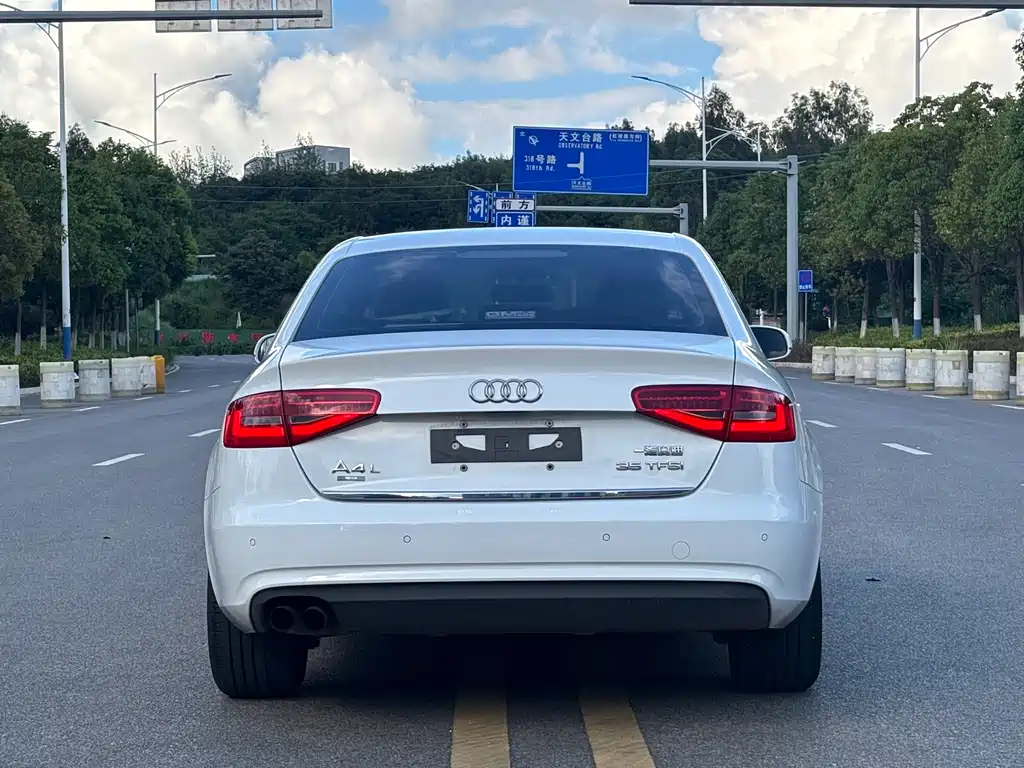 Audi A4L 2012