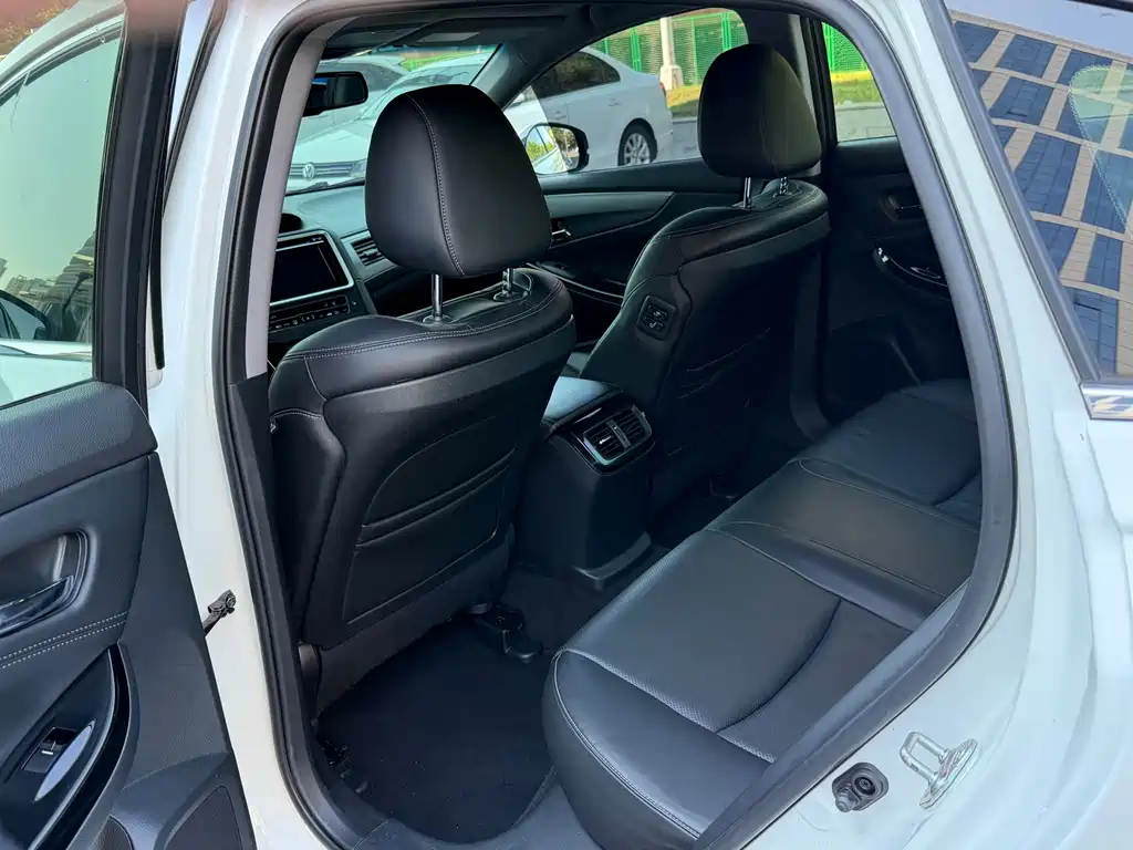 Honda Spirior 2017 — фото 12