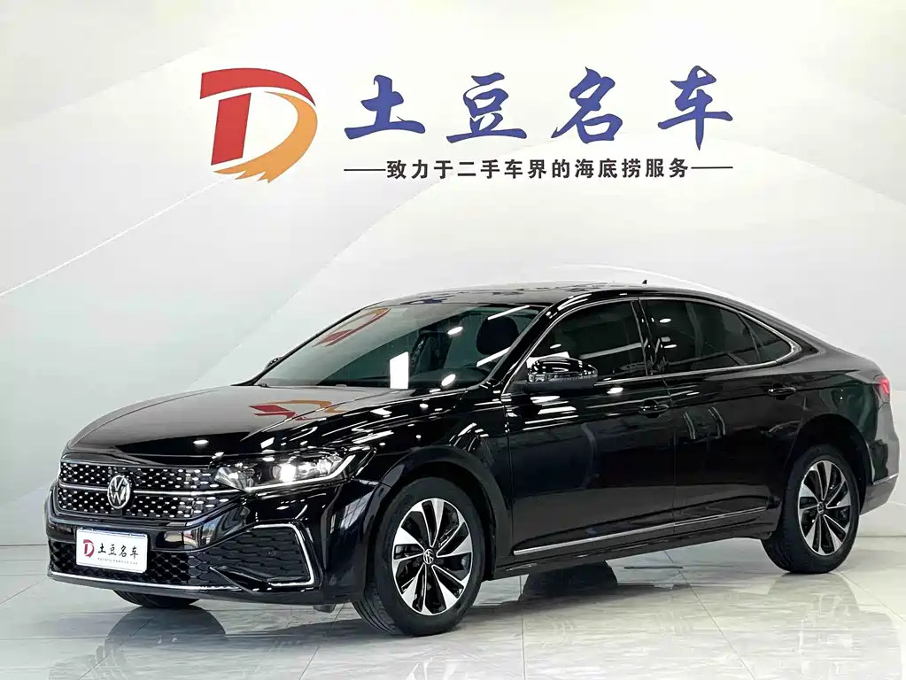 Volkswagen Passat 2023