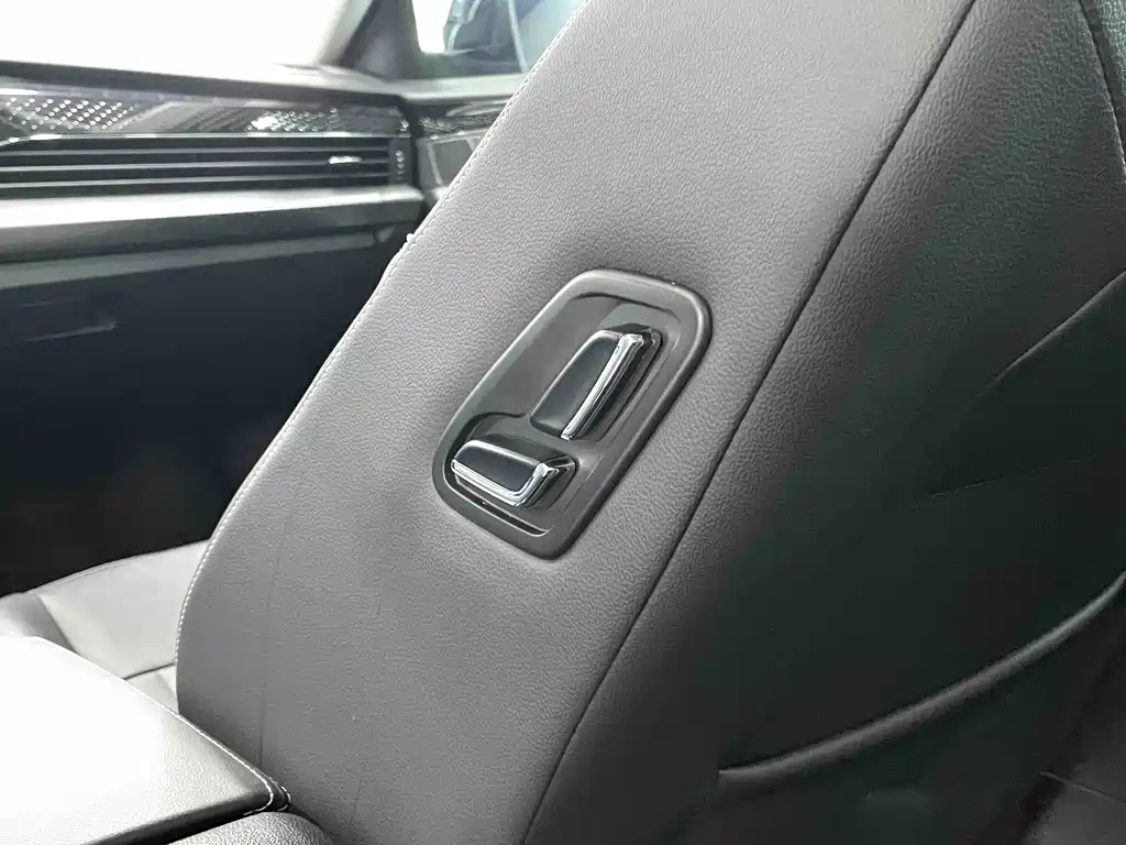 Volkswagen Passat 2023 — фото 14