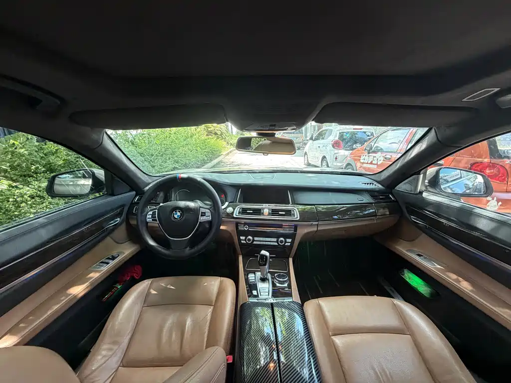 BMW 7 Series 2014 — фото 10