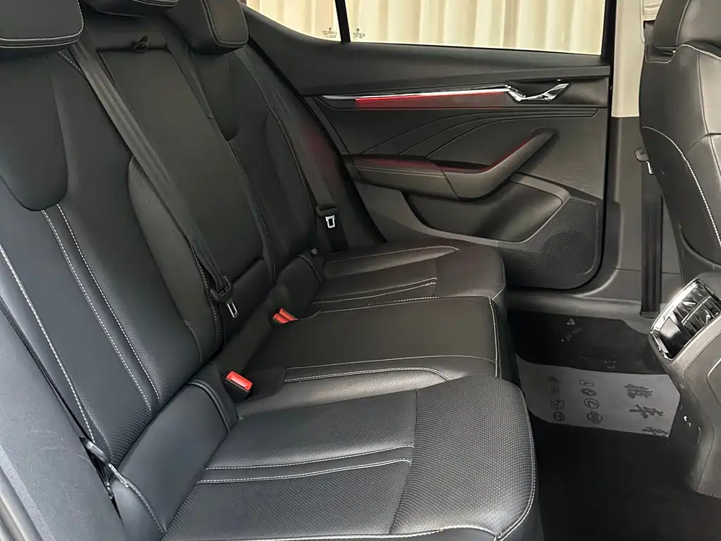 Skoda Octavia 2022 — фото 11