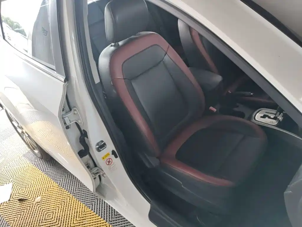 Changan Eado XT 2015 — фото 25