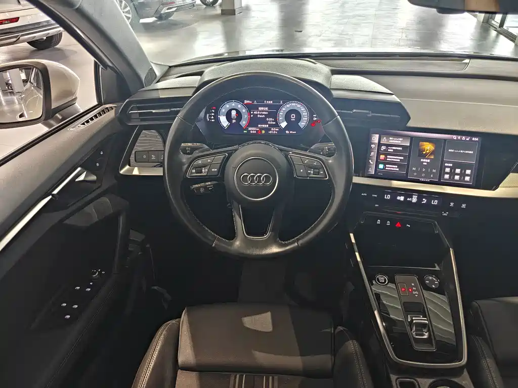 Audi A3 2023 — фото 11