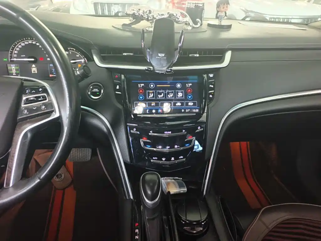 Cadillac XTS 2019 — фото 13