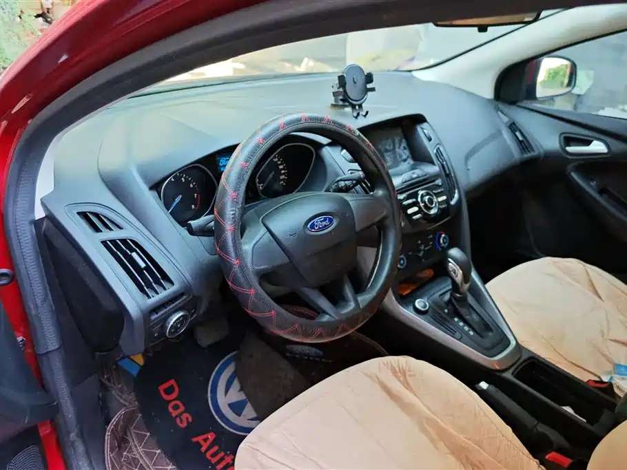 Ford Focus 2016 — фото 15