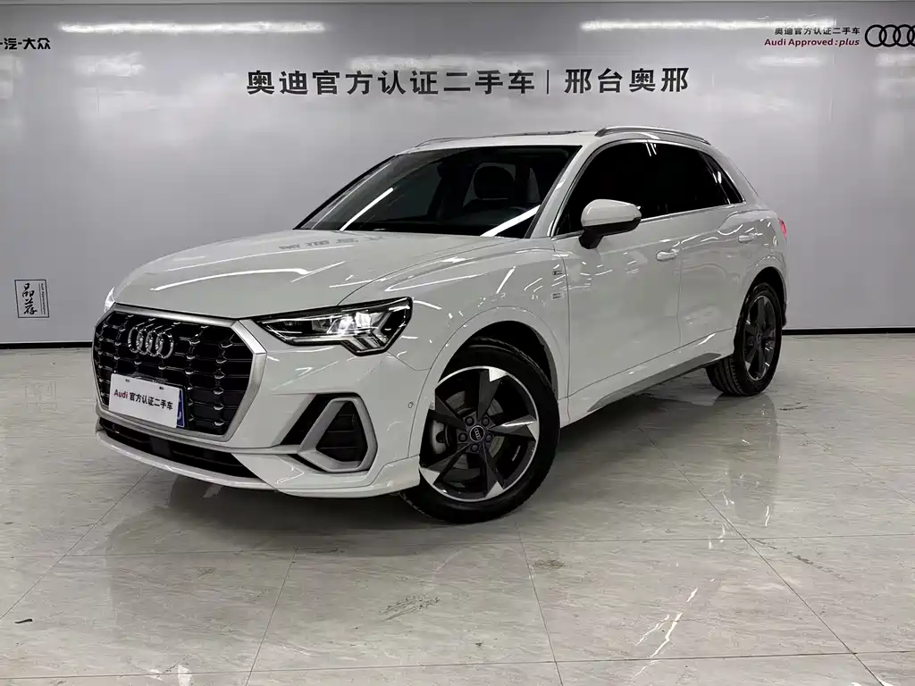 Audi Q3 2023 — фото 1