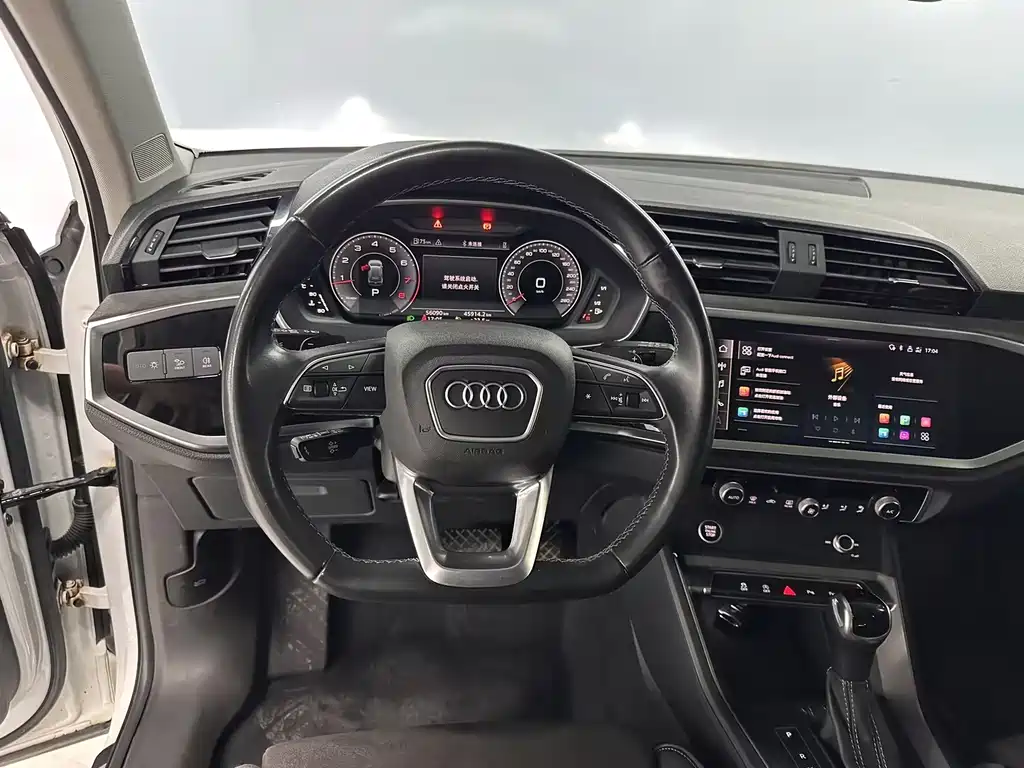 Audi Q3 2023 — фото 10
